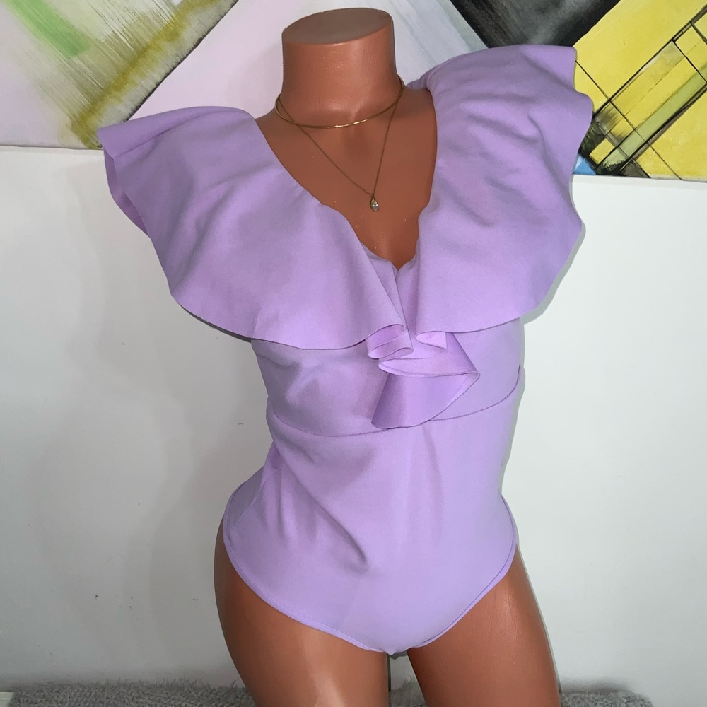 Lavender ruffle top bodysuit Medium Off shoulder m